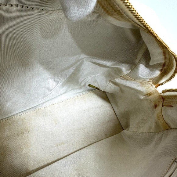 CHANEL White Bag - Picture 13 of 16